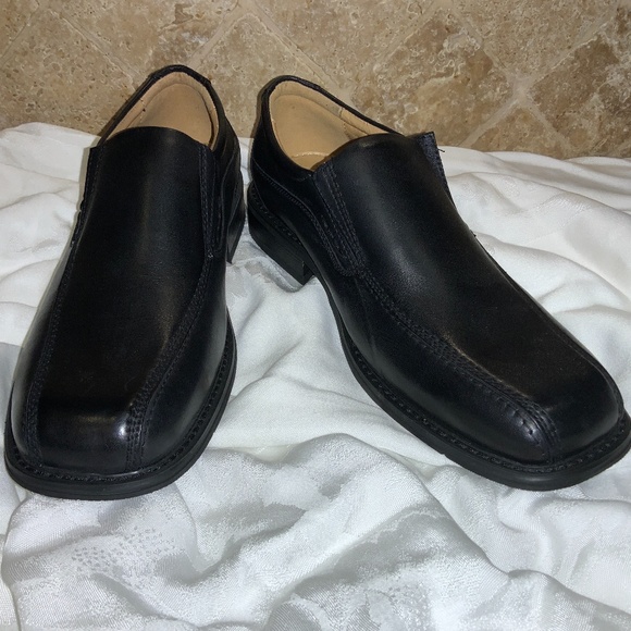 bass black dress shoes